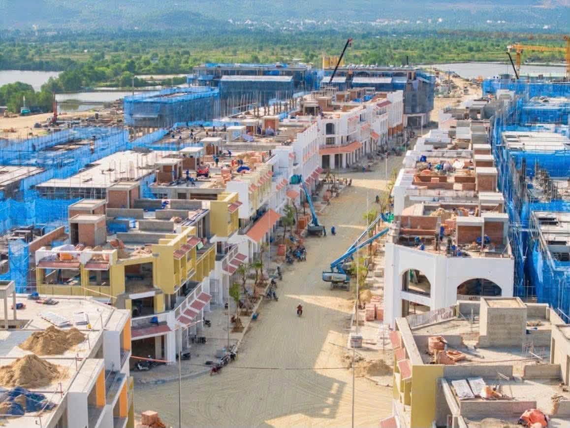 Tiến độ xây dựng Charmora City tháng 10.2026